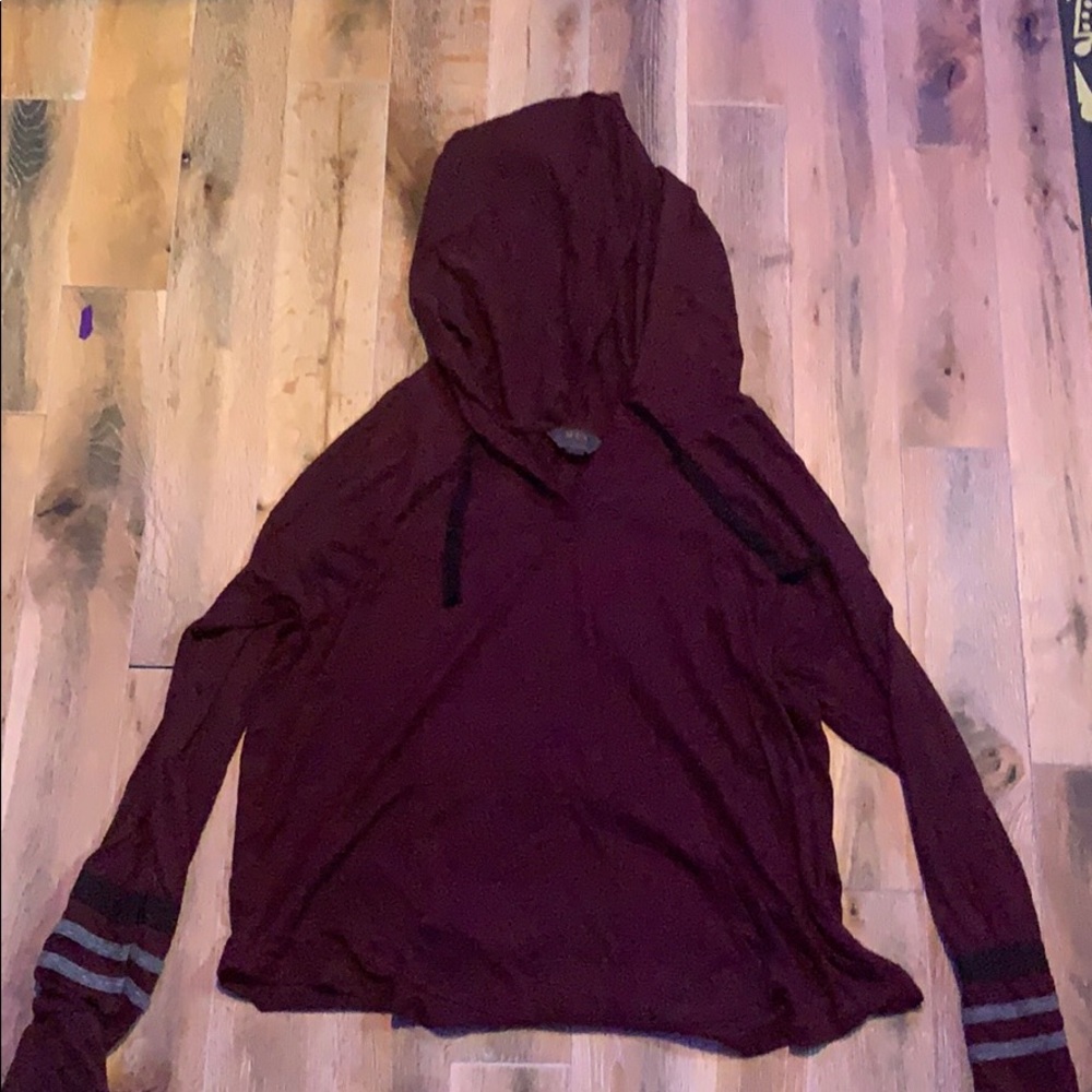 Maroon hooded sweater